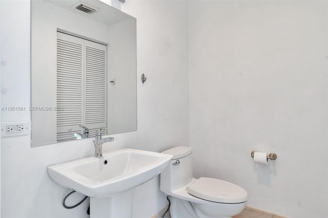 3470 E Coast Ave H1614, Miami, FL 33137