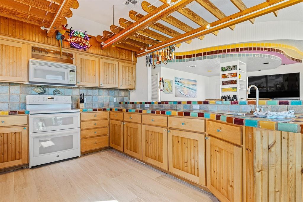Image 11 of property listing at 6618 S ATLANTIC AVENUE, New Smyrna Beach, FL 32169
