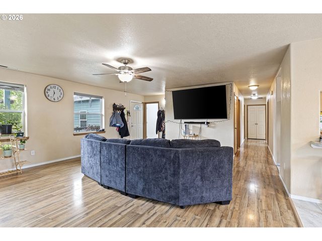 144 BUNTING Ct, Roseburg, OR 97471