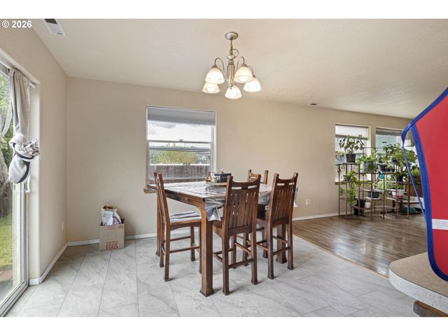 144 BUNTING Ct, Roseburg, OR 97471