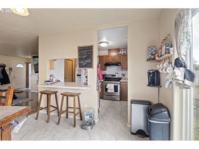 144 BUNTING Ct, Roseburg, OR 97471