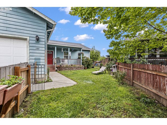 144 BUNTING Ct, Roseburg, OR 97471