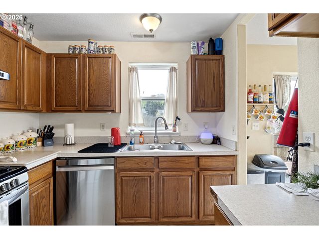 144 BUNTING Ct, Roseburg, OR 97471