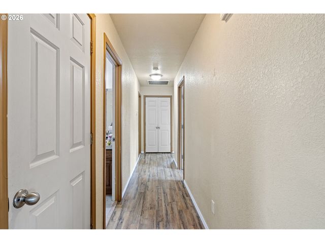 144 BUNTING Ct, Roseburg, OR 97471