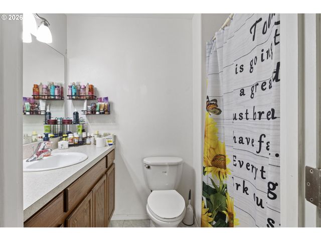144 BUNTING Ct, Roseburg, OR 97471