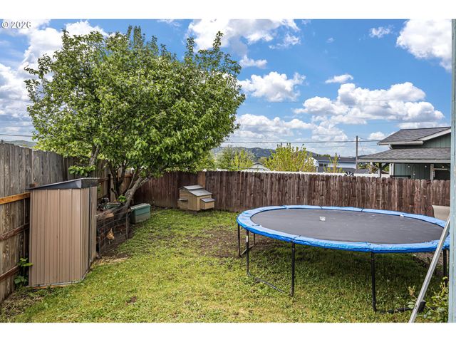 144 BUNTING Ct, Roseburg, OR 97471