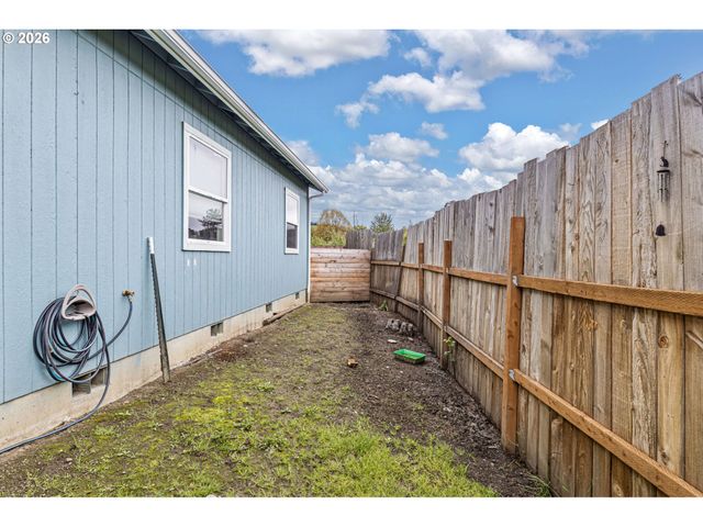 144 BUNTING Ct, Roseburg, OR 97471