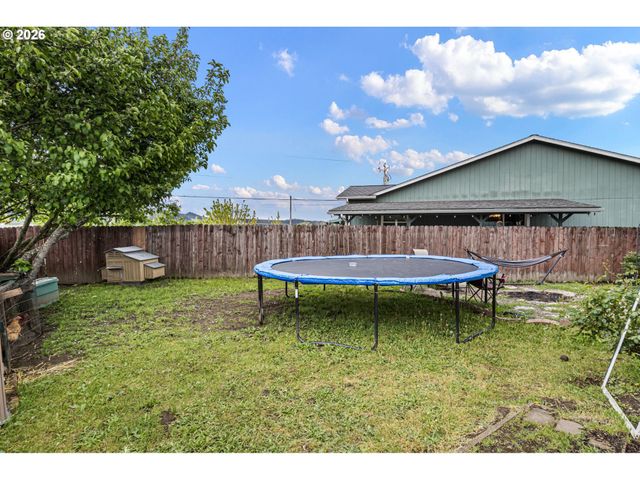 144 BUNTING Ct, Roseburg, OR 97471