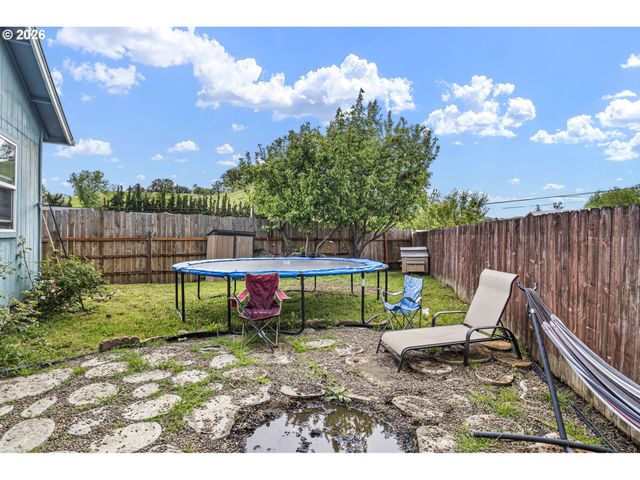 144 BUNTING Ct, Roseburg, OR 97471