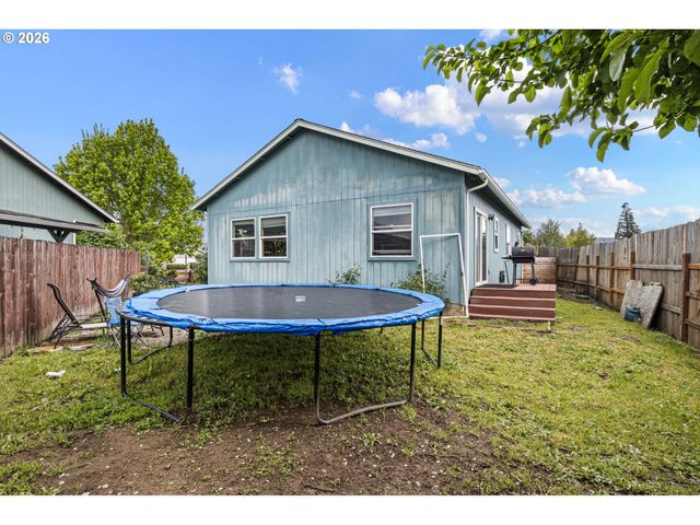 144 BUNTING Ct, Roseburg, OR 97471