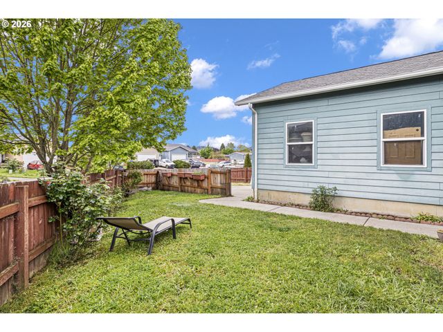 144 BUNTING Ct, Roseburg, OR 97471
