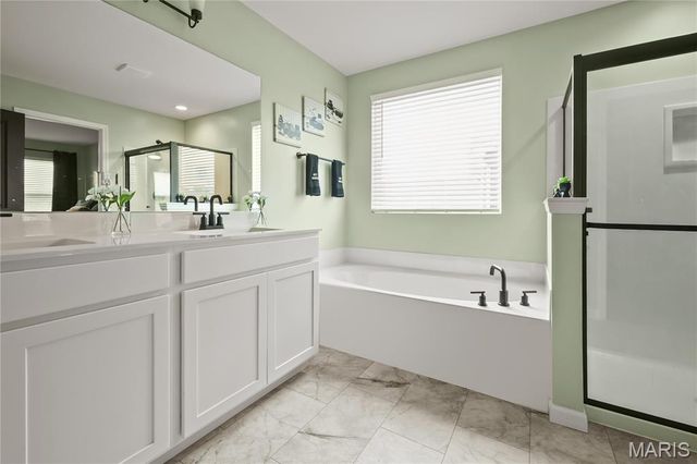 1547 Winding Meadows, Fenton, MO 63026
