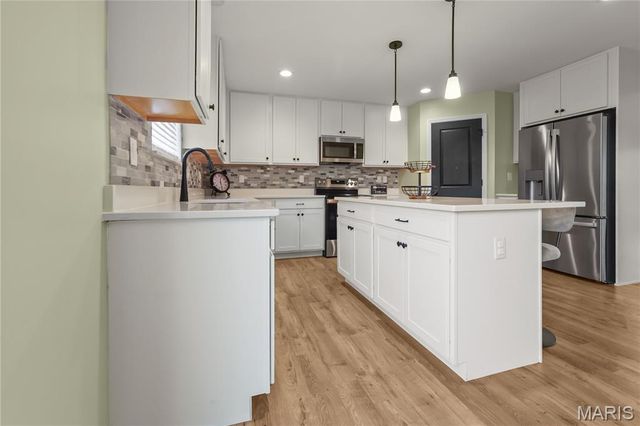 1547 Winding Meadows, Fenton, MO 63026