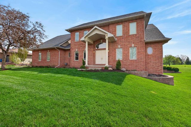 5025 South Fork Lane, Waterloo, IA 50701