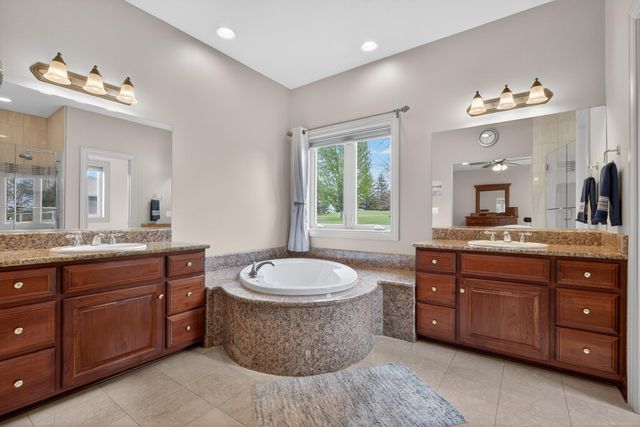 5025 South Fork Lane, Waterloo, IA 50701