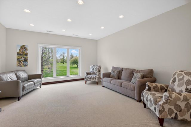 5025 South Fork Lane, Waterloo, IA 50701