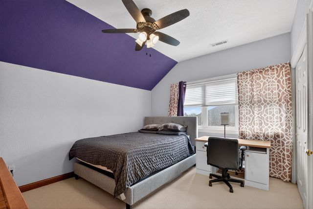 5025 South Fork Lane, Waterloo, IA 50701