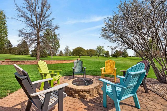 5025 South Fork Lane, Waterloo, IA 50701