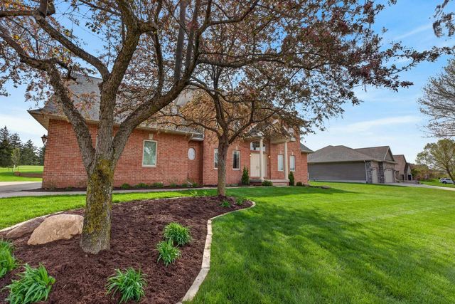5025 South Fork Lane, Waterloo, IA 50701
