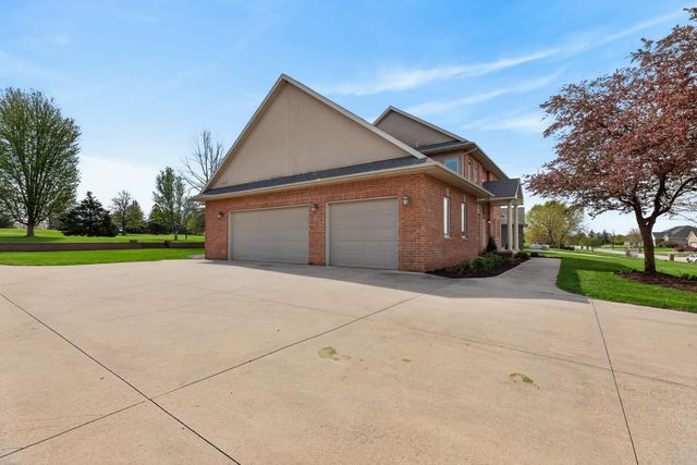 5025 South Fork Lane, Waterloo, IA 50701