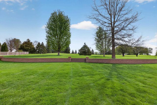 5025 South Fork Lane, Waterloo, IA 50701