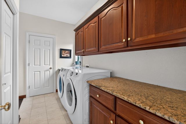 5025 South Fork Lane, Waterloo, IA 50701