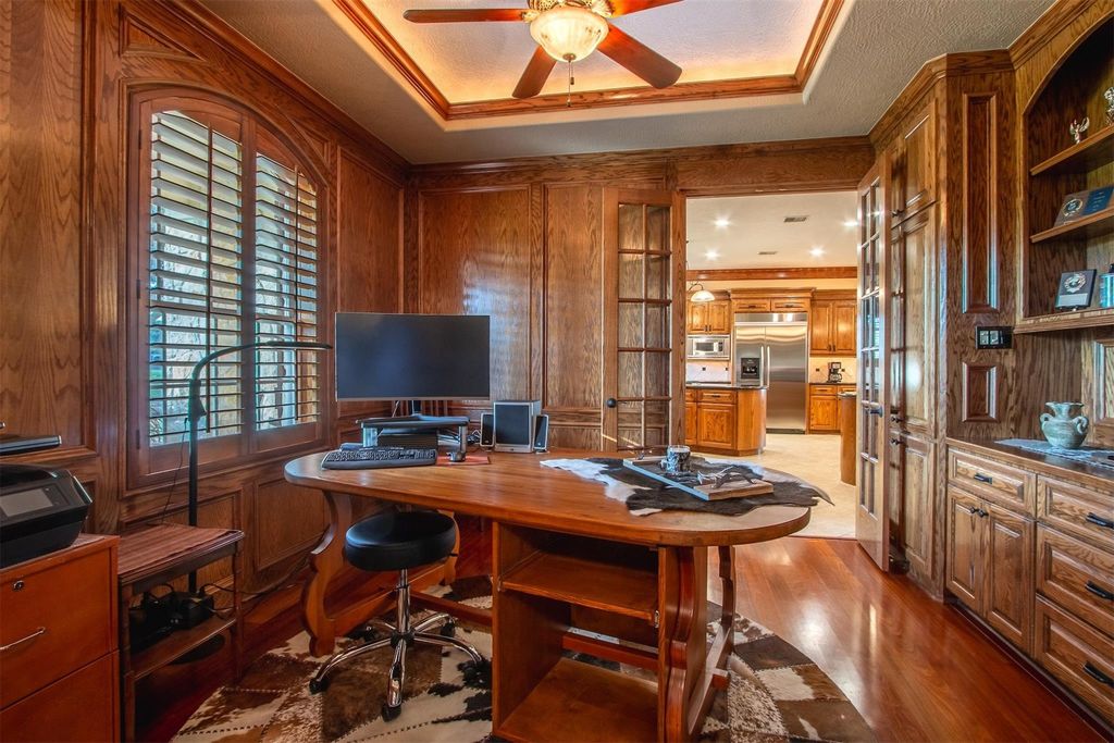 Image 14 of property listing at 3150 Holmes Road Road, Richmond, TX 77406