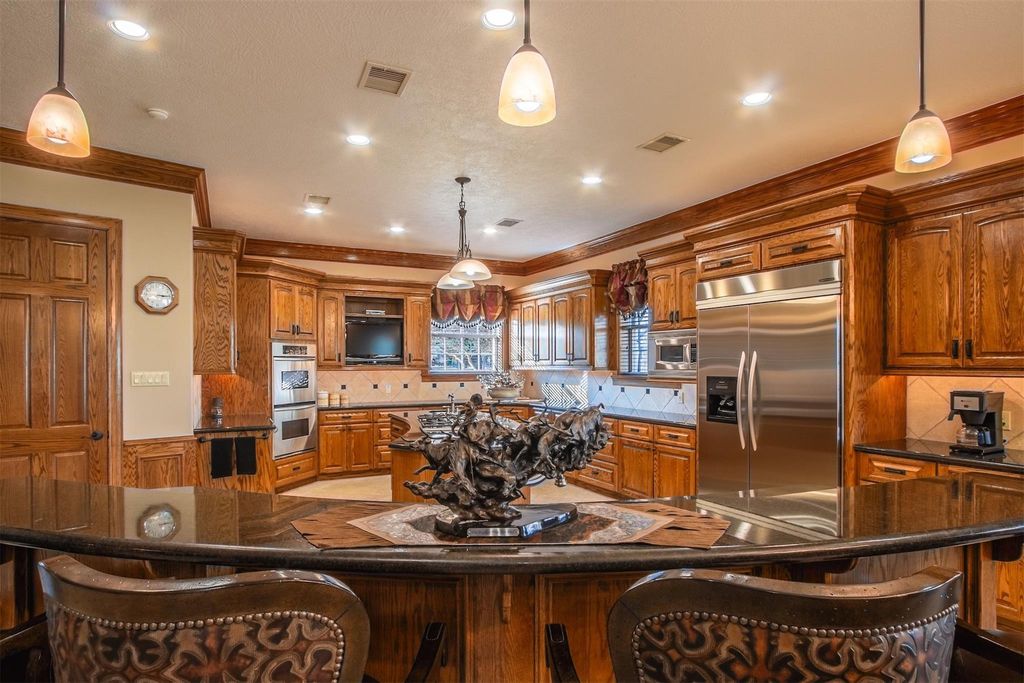 Image 16 of property listing at 3150 Holmes Road Road, Richmond, TX 77406