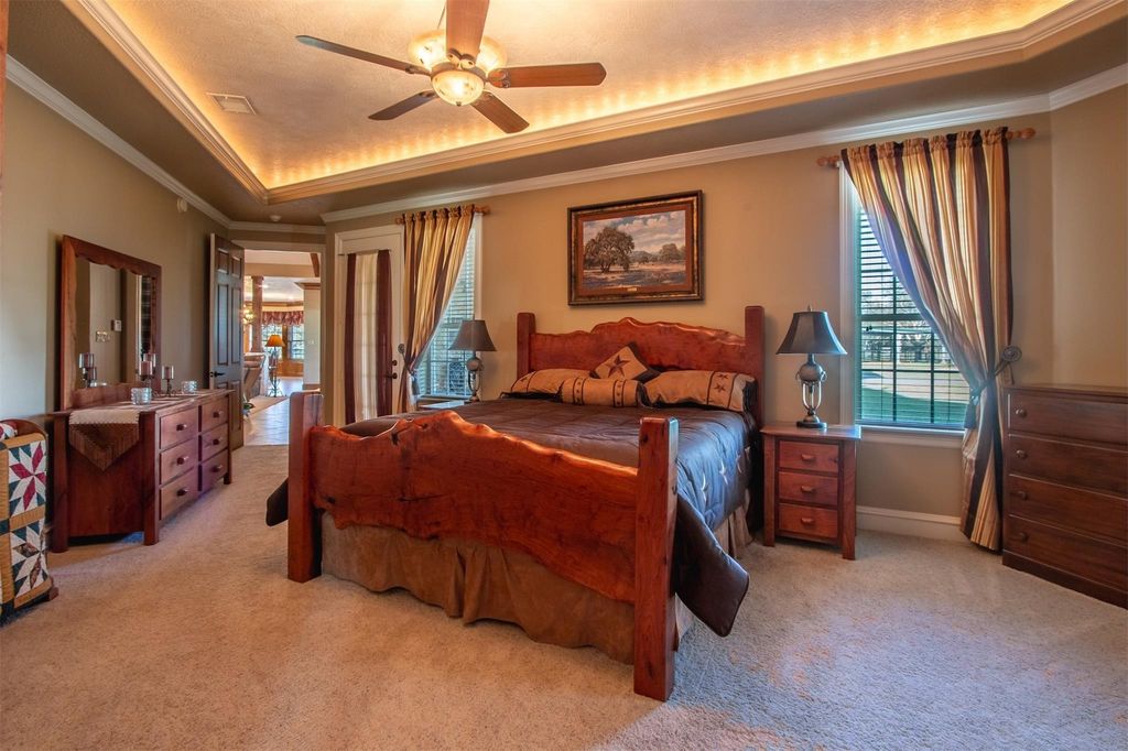 Image 19 of property listing at 3150 Holmes Road Road, Richmond, TX 77406