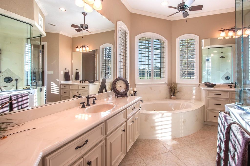 Image 20 of property listing at 3150 Holmes Road Road, Richmond, TX 77406