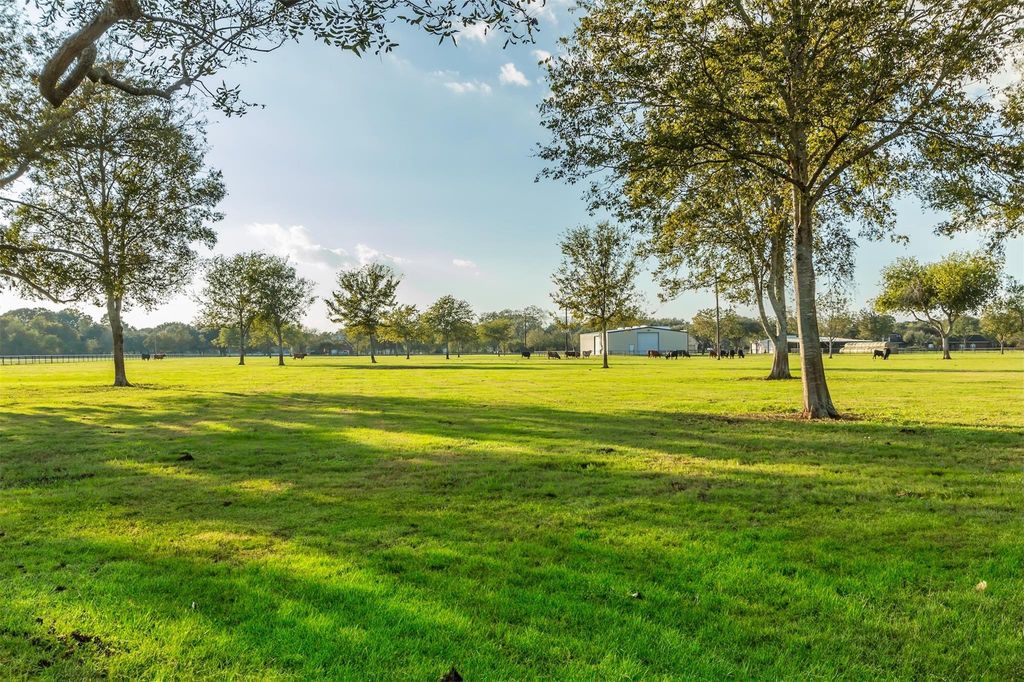 Image 26 of property listing at 3150 Holmes Road Road, Richmond, TX 77406