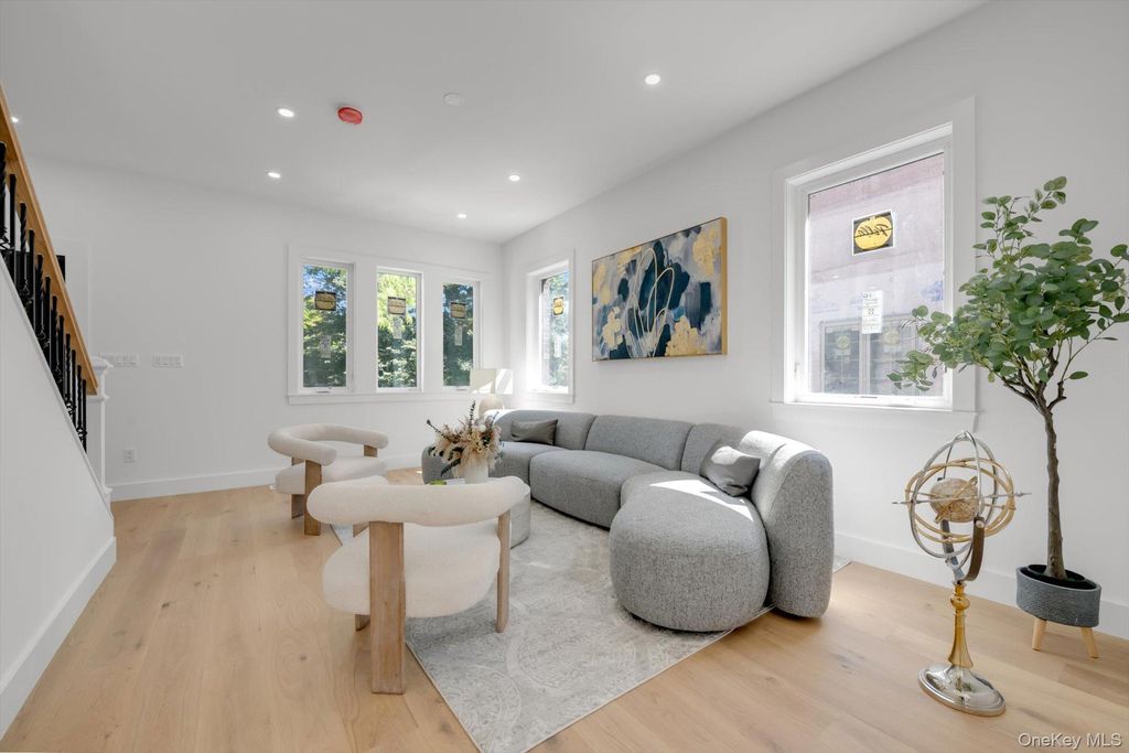 8366 Charlecote Ridge, Jamaica Estates, NY 11432 — photo 5