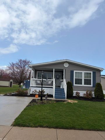 369 Red Pine Drive, Flint, MI 48506