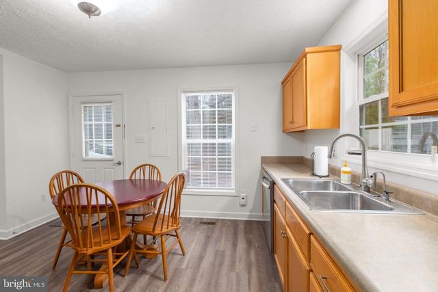 8401 SEAYS RD, Spotsylvania, VA 22551