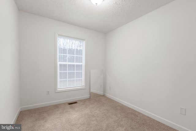 8401 SEAYS RD, Spotsylvania, VA 22551