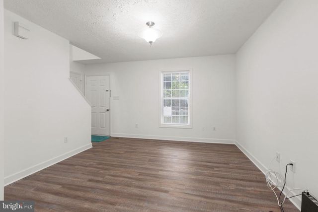 8401 SEAYS RD, Spotsylvania, VA 22551
