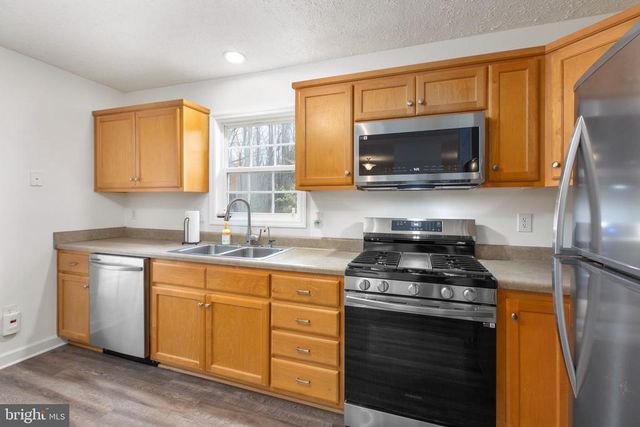 8401 SEAYS RD, Spotsylvania, VA 22551