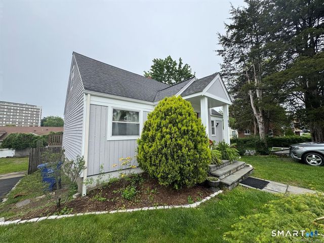165 Greenfield Drive, Bridgeport, CT 06608