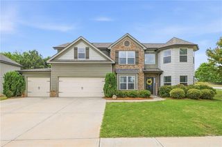 5821 Park Point, Flowery Branch, GA 30542