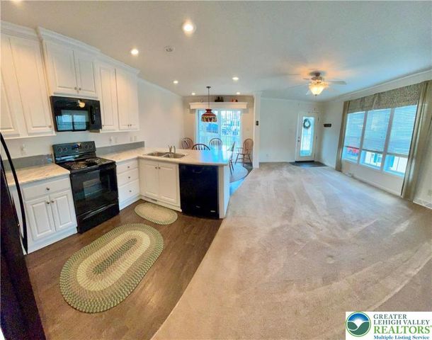 203 independence, Upper Mt Bethel Twp, PA 18343