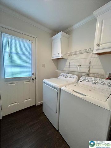 203 independence, Upper Mt Bethel Twp, PA 18343