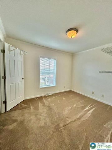 203 independence, Upper Mt Bethel Twp, PA 18343