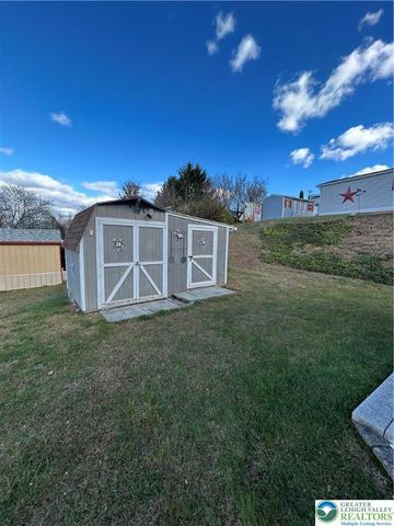 203 independence, Upper Mt Bethel Twp, PA 18343