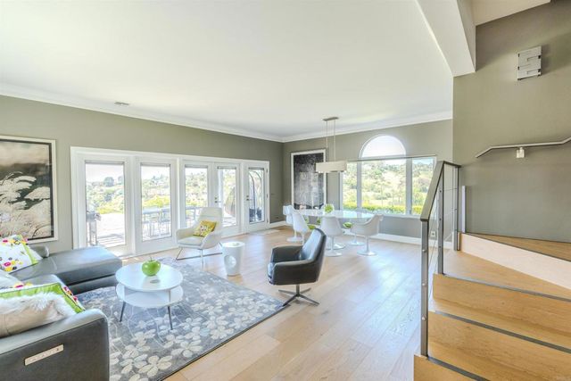 2304 Back Nine Street, Oceanside, CA 92056