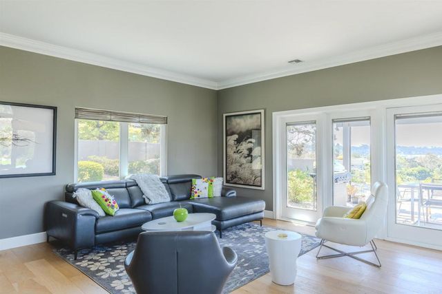 2304 Back Nine Street, Oceanside, CA 92056