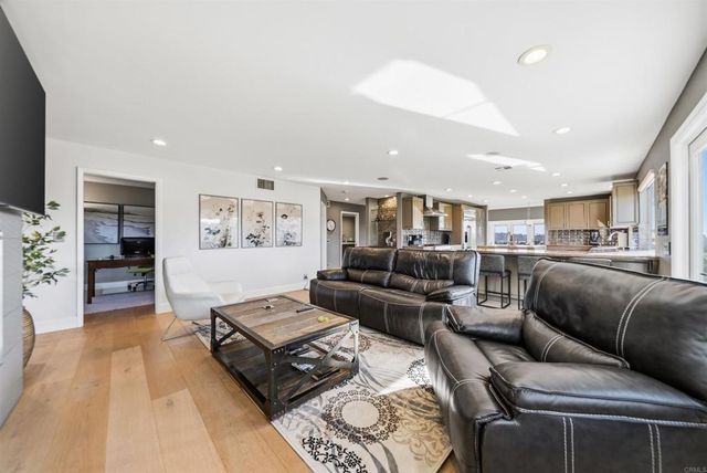 2304 Back Nine Street, Oceanside, CA 92056