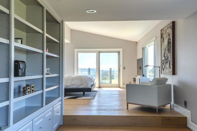 2304 Back Nine Street, Oceanside, CA 92056