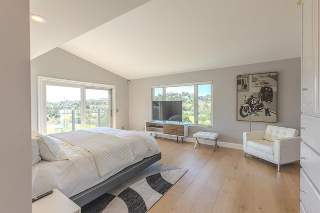 2304 Back Nine Street, Oceanside, CA 92056