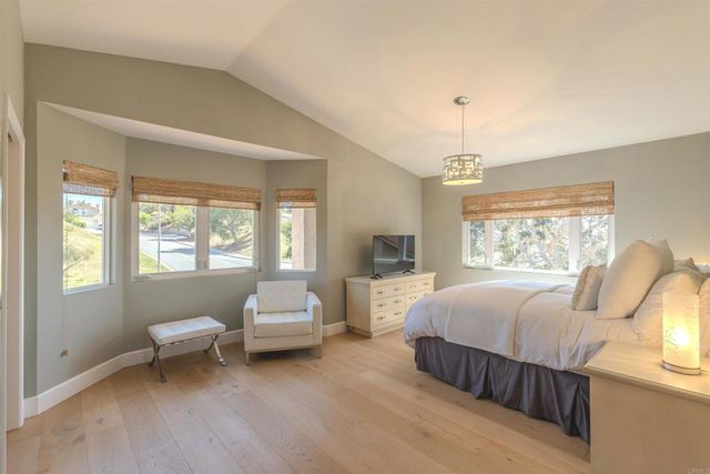 2304 Back Nine Street, Oceanside, CA 92056