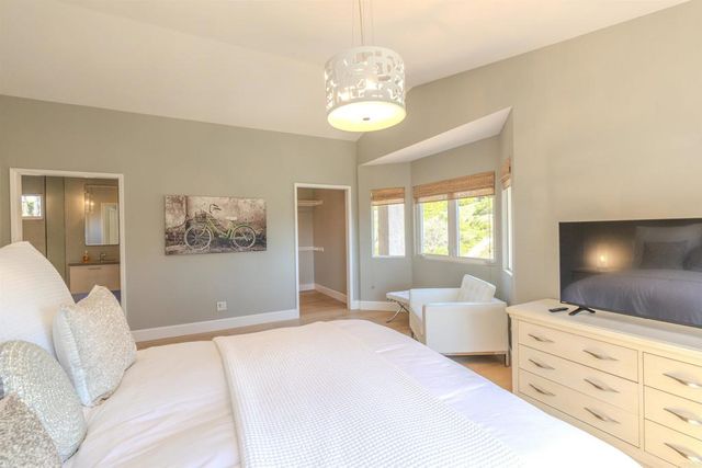 2304 Back Nine Street, Oceanside, CA 92056